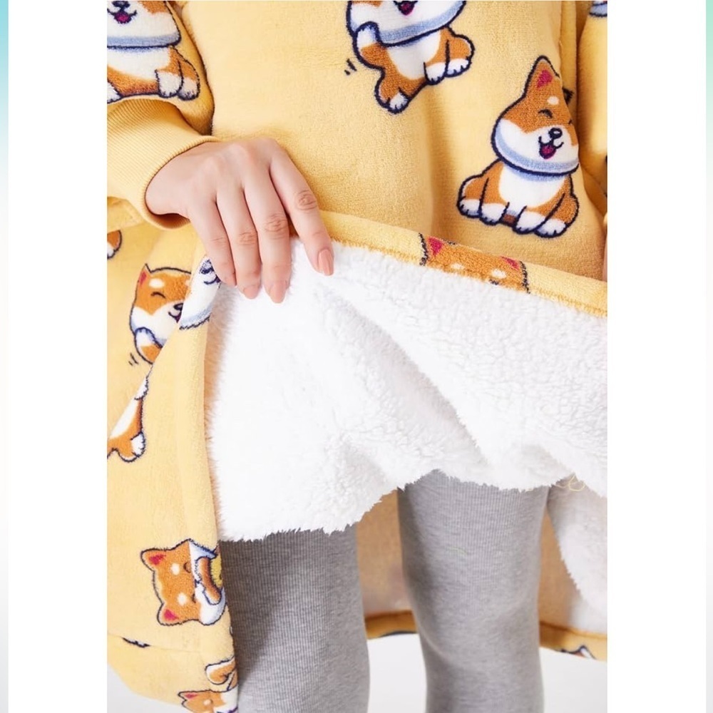 CozyLeep Wearable Blanket Hoodie – NEW in Package - Dog Print One Size Fits All - Picture 4 of 5